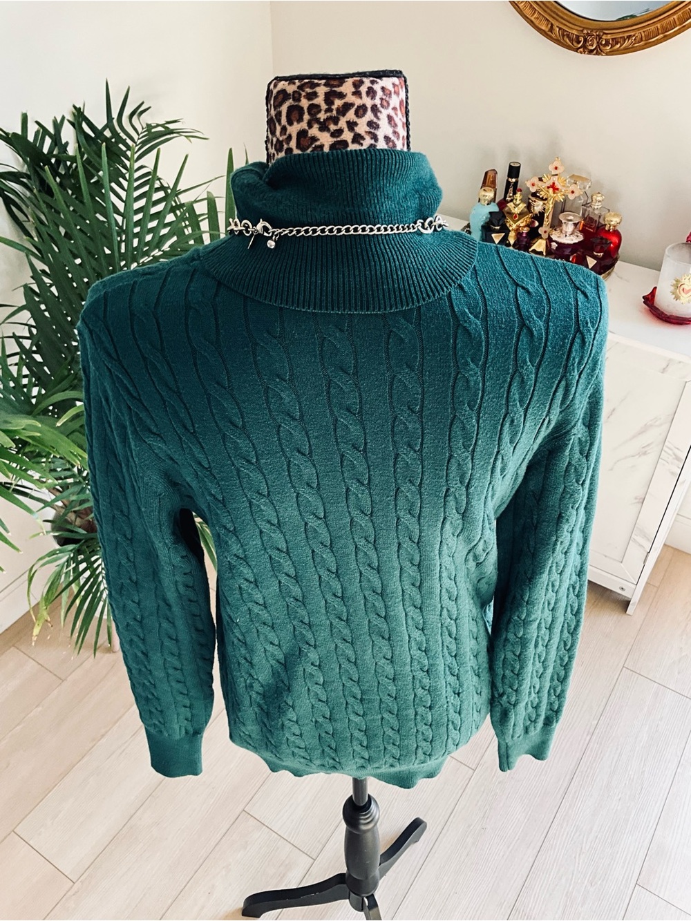 Green Pine Sweater - Picture 2 of 11